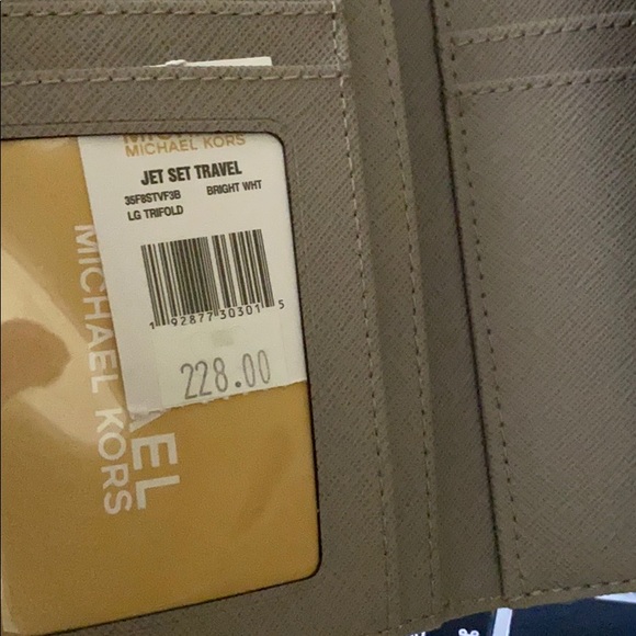 Michael Kors Large Tri-Folder Wallet Bright White - Picture 7 of 7